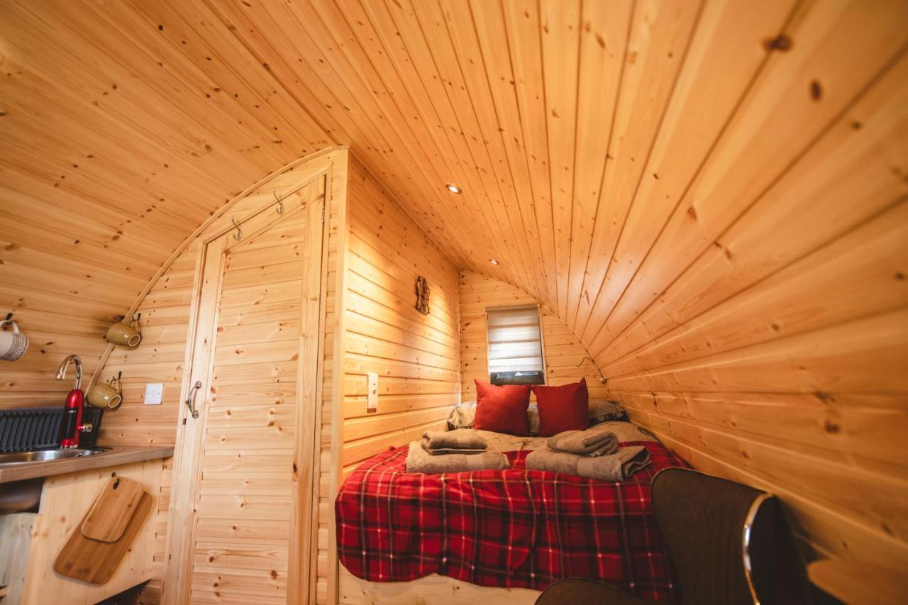 Highland & Transylvania Glamping Pods Roybridge Exterior foto