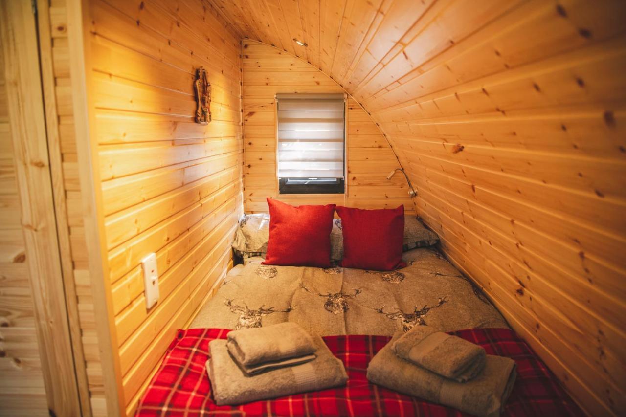 Highland & Transylvania Glamping Pods Roybridge Exterior foto