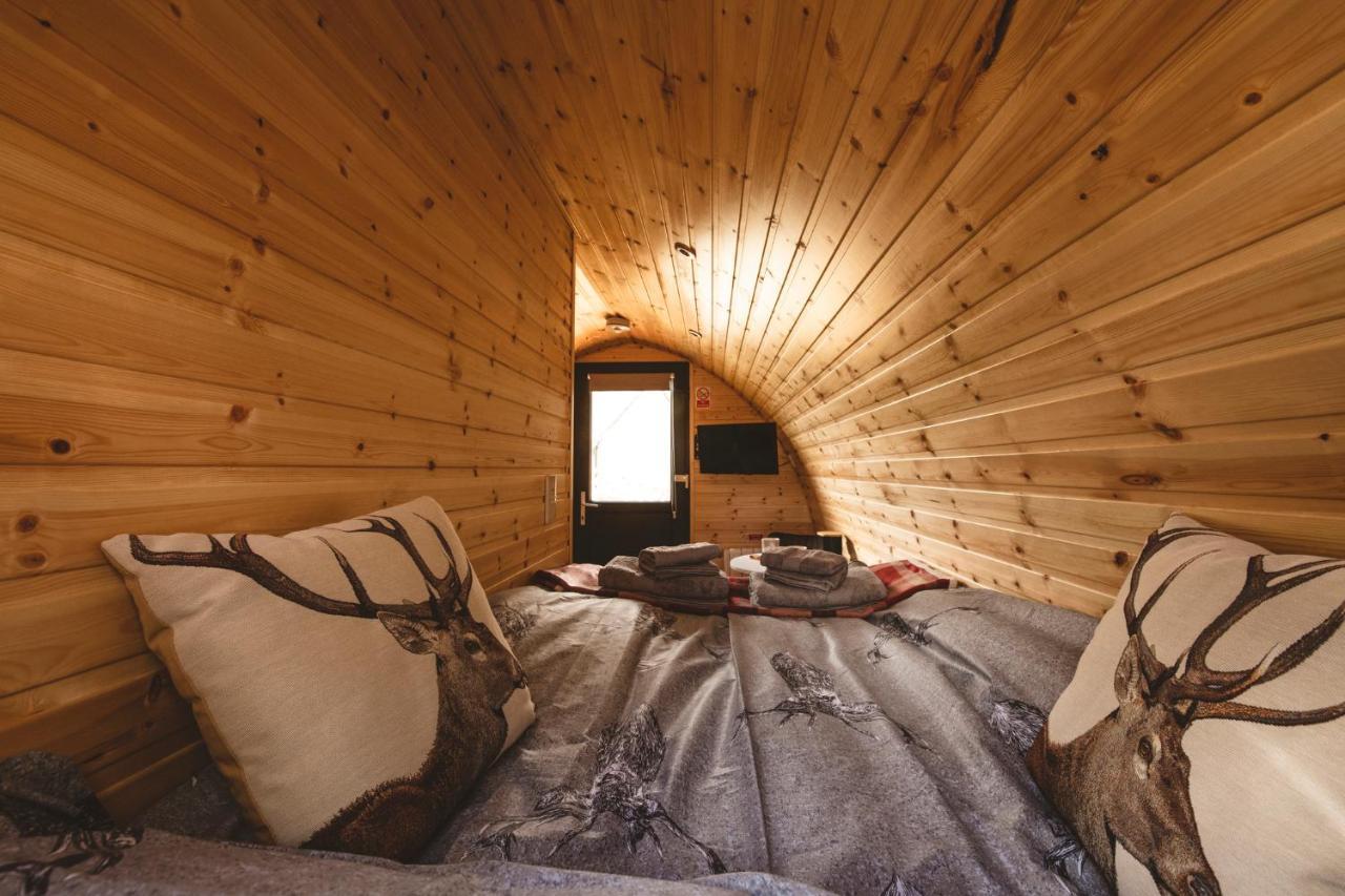 Highland & Transylvania Glamping Pods Roybridge Exterior foto